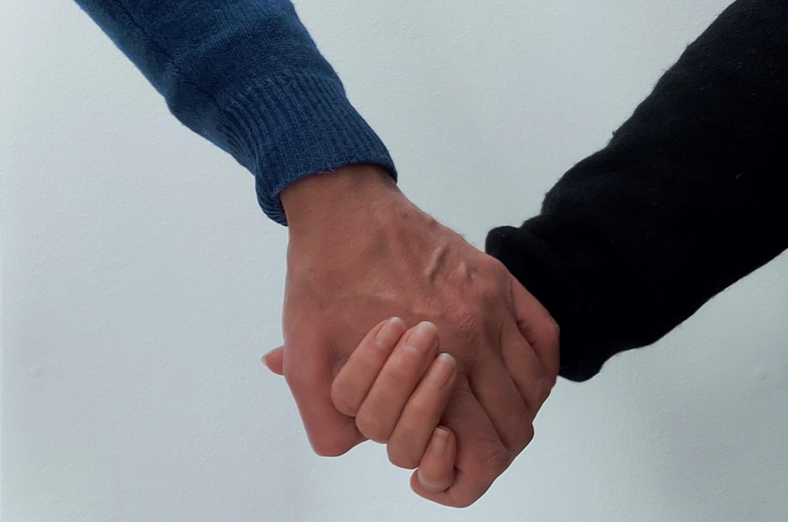 holding-hands-scaled-aspect-ratio-540-358